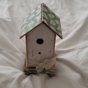 Birdhouse style decor - preloved